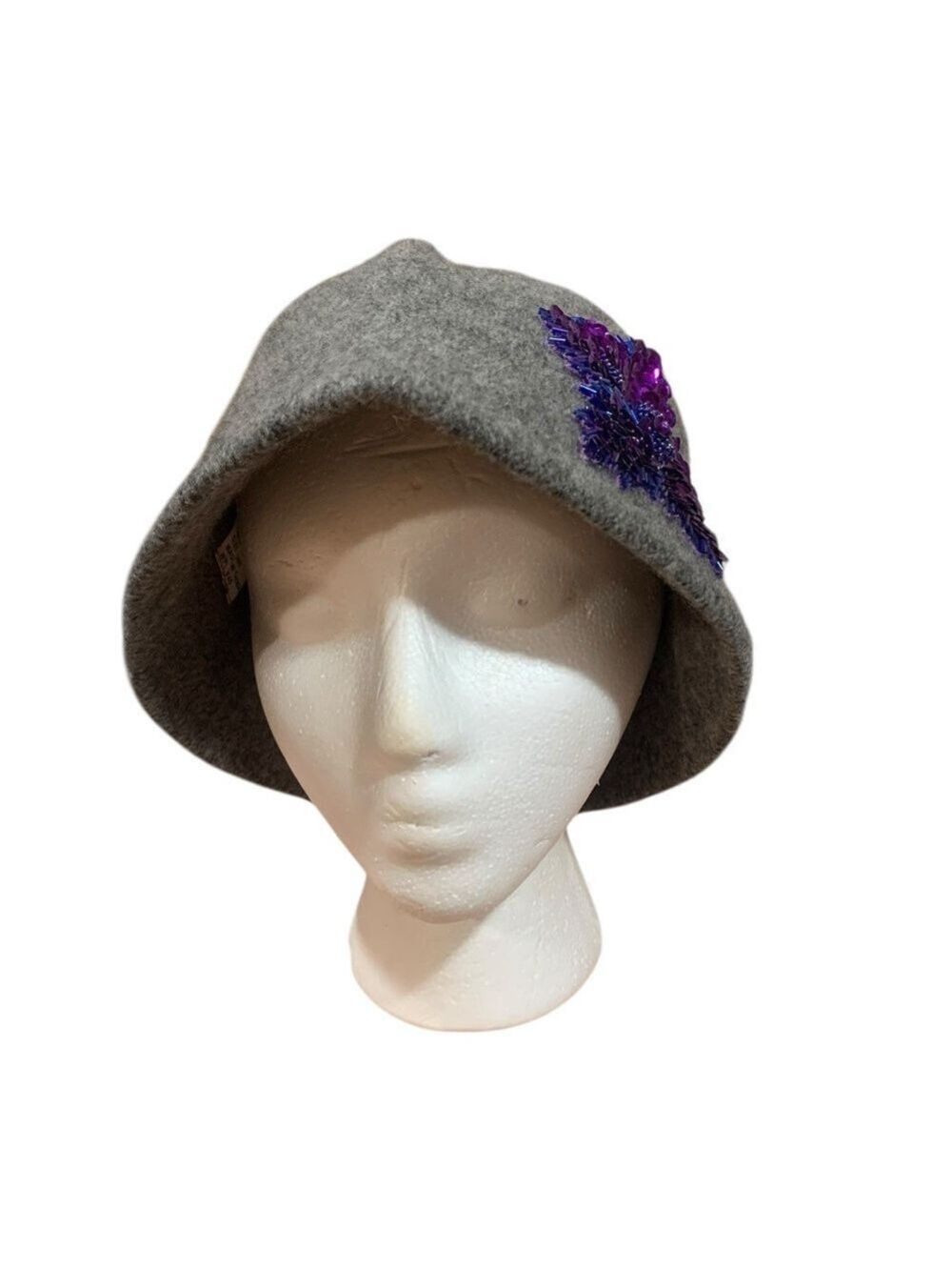 Y2K Urban Outfitter’s wool hat with purple sequined flower
